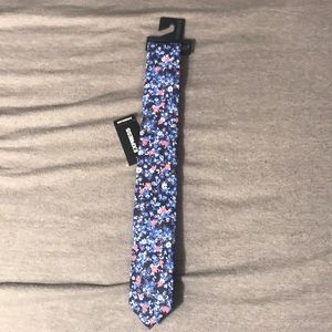 Express men’s necktie